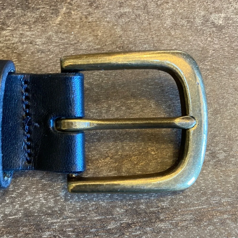 Duluth Trading Men's‎ Black Leather Belt Brushed Gold Buckle Size 48 Classic